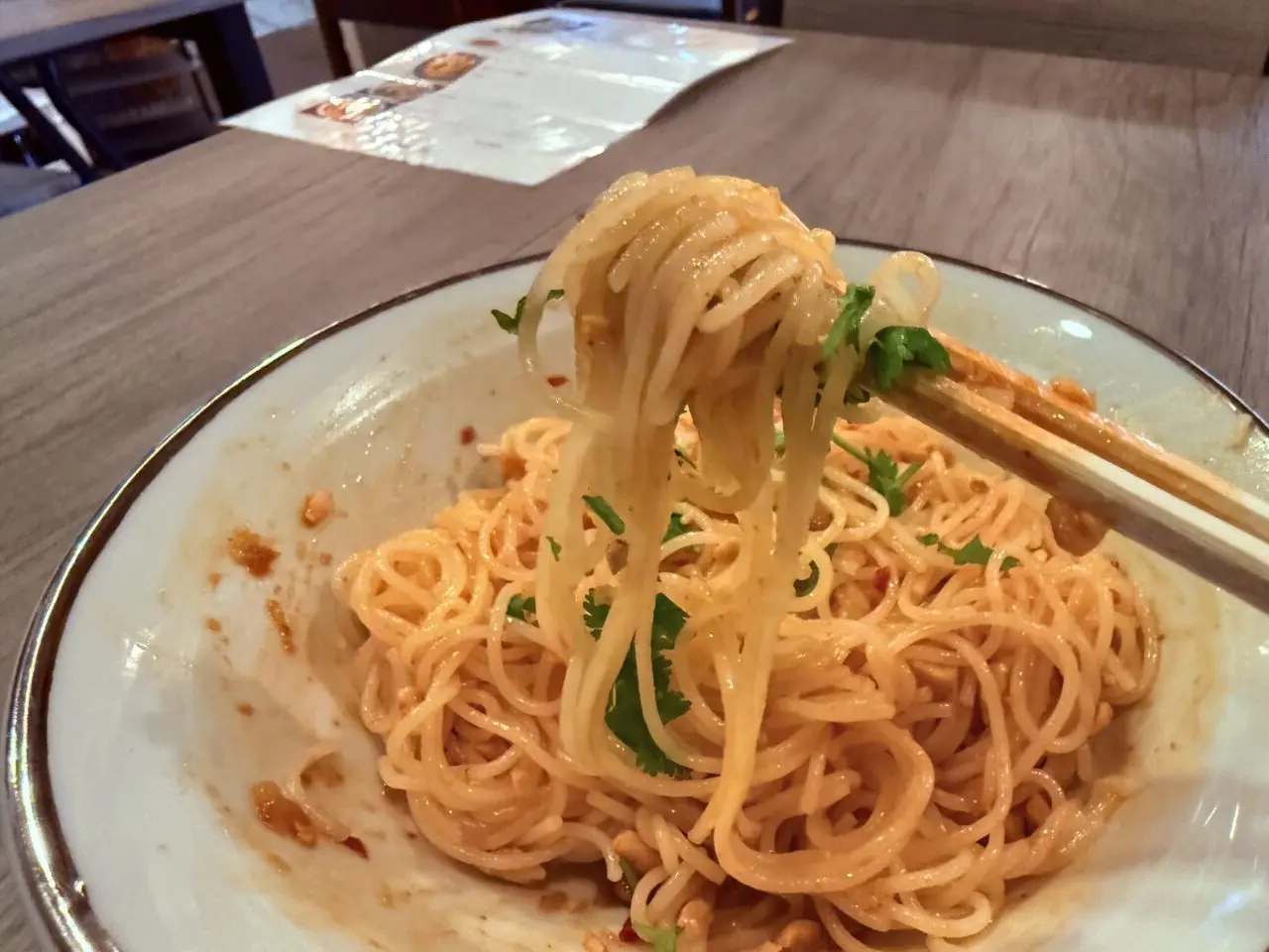 2026年4月11日に天神橋通商店街にオープンした「ミャンマー料理 (ア メイ エイン) 母の味」の料理