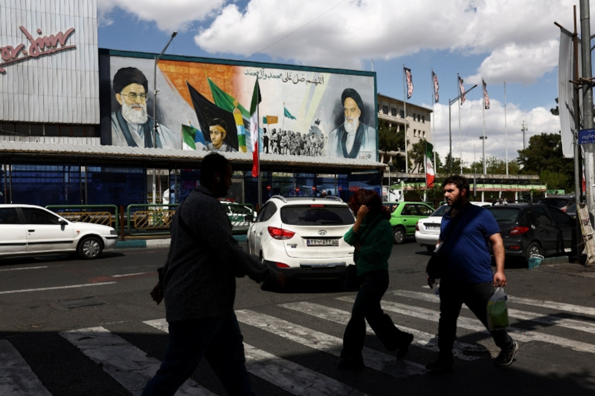 米軍、イランが完全に合意履行するまで周辺に展開=トランプ氏