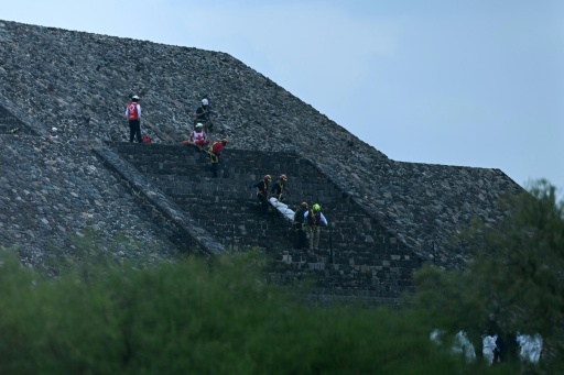 Mexico pyramid gunman kills Canadian tourist, wounds six