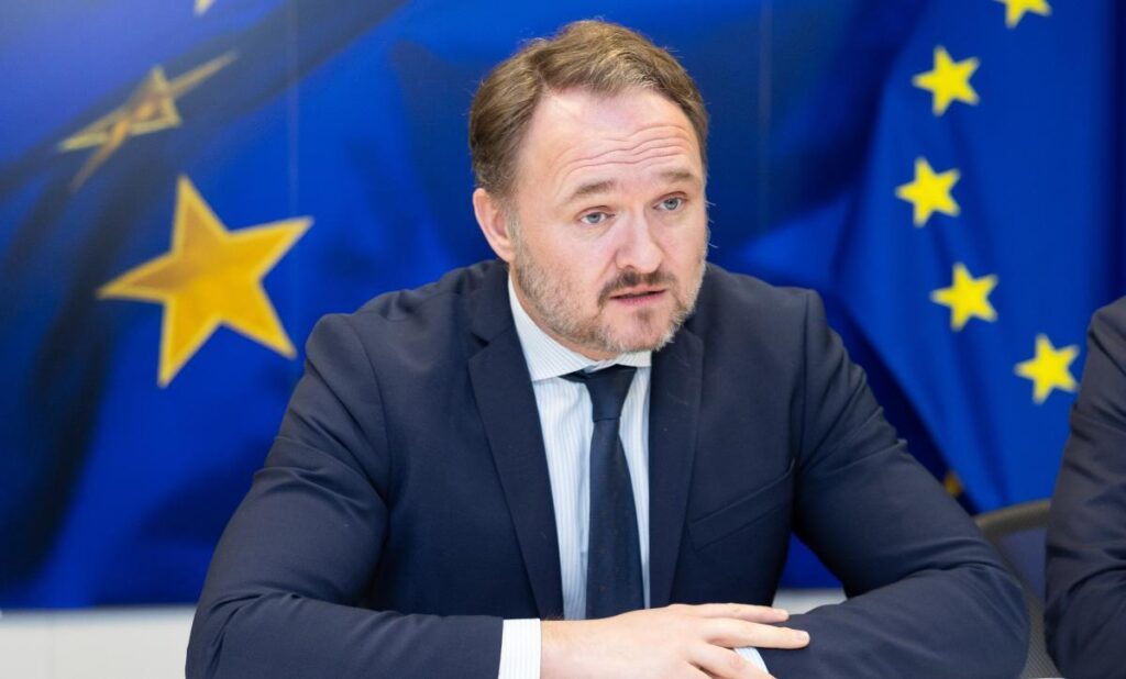 石油、物流、食糧、生産の危機がどれだけ大変で、どれくらい続くのか、まったく認識していないようだ。それとも私がただ見落としているだけなのでしょうか？