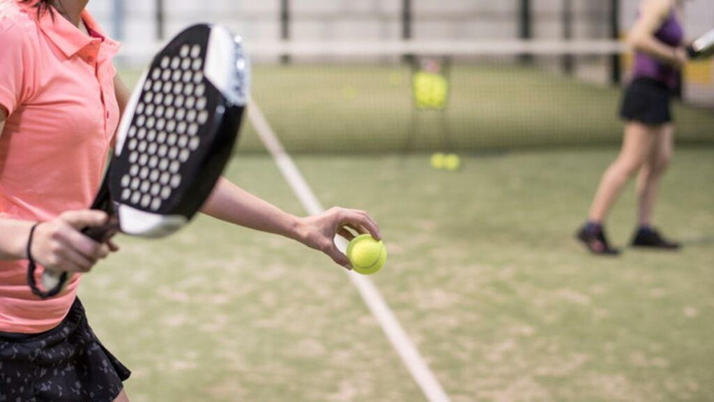 ロビゴ、病気中にパデルをプレーしたため解雇：補償金