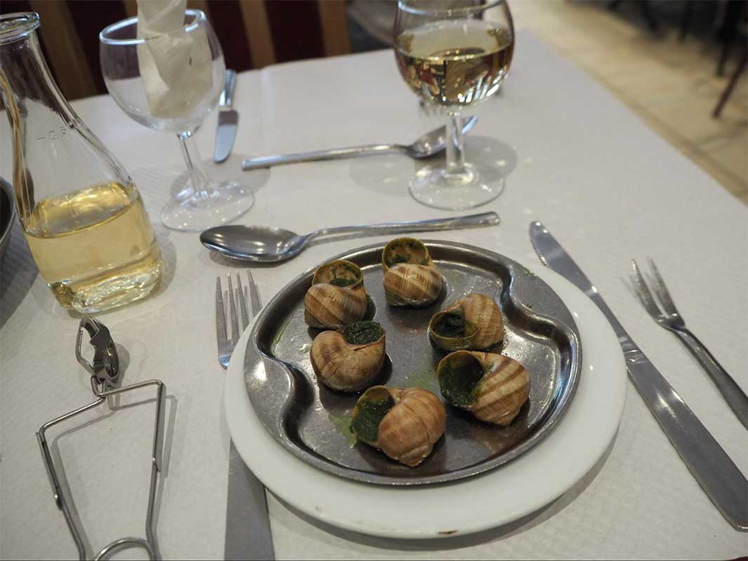 KOZAの夜はせんべろだけじゃない。気分はドイツ、そしてフランス！？Butcher Grill&Barでオトナ女子会。〜喜友名ひとみの酒場巡り〜（沖縄市）