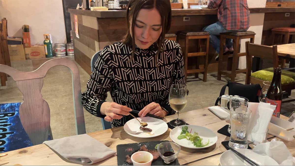 KOZAの夜はせんべろだけじゃない。気分はドイツ、そしてフランス！？Butcher Grill&Barでオトナ女子会。〜喜友名ひとみの酒場巡り〜（沖縄市）