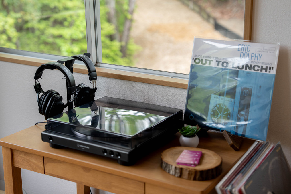 「ウッドデザインパーク京都-彩-」　カフェラウンジの画像２