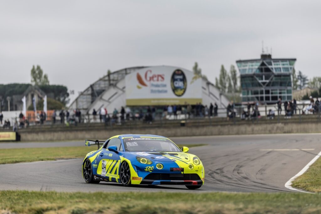 ライブ配信 - GT4フランス第1戦、ノガロ・サーキットのレースをライブ映像で視聴しよう | AutoHebdo