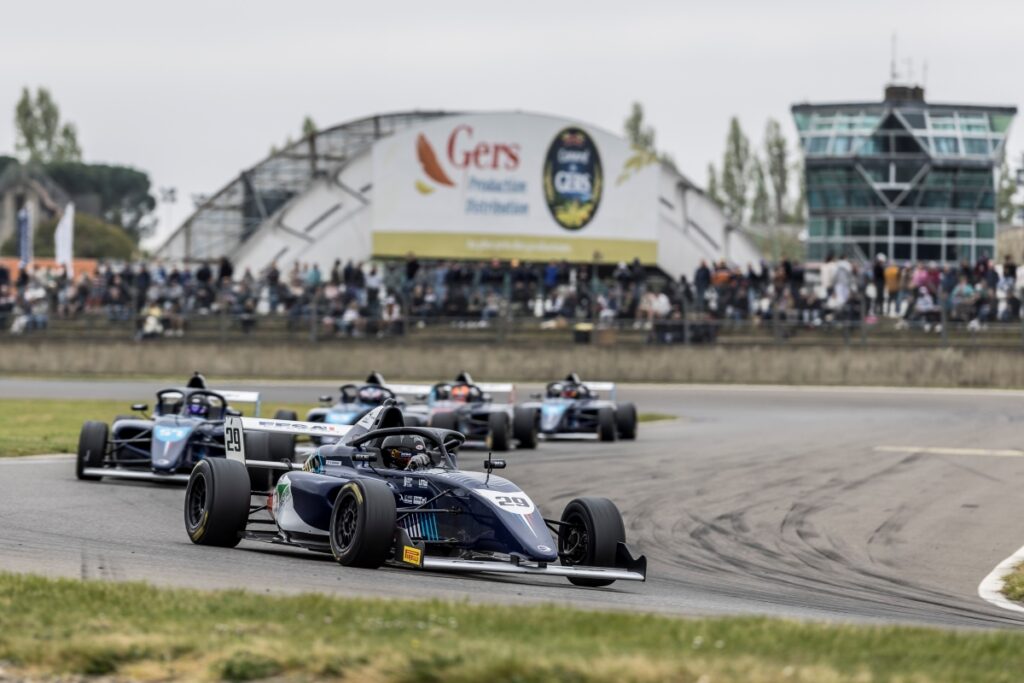 F4フランス – ノガロ – レース3:レースコントロールレビュー後、マテオ・ドーヴェルニュが優勝 F4フランス - ノガロ - レース3:レースコントロールレビュー後、マテオ・ドーヴェルニュが優勝