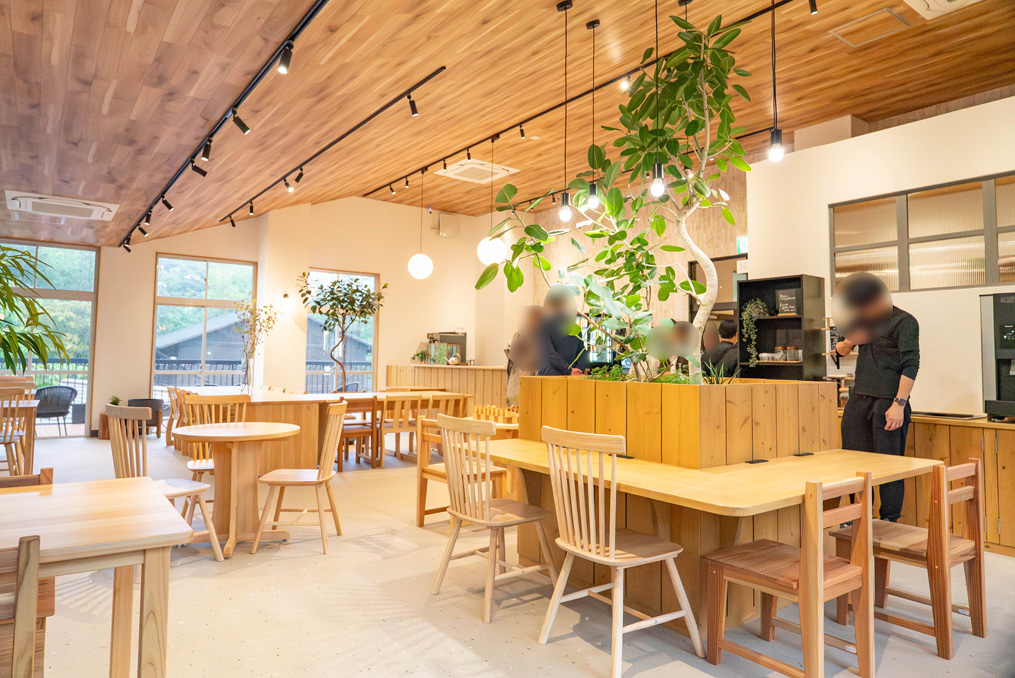 「ウッドデザインパーク京都-彩-」　カフェラウンジの画像