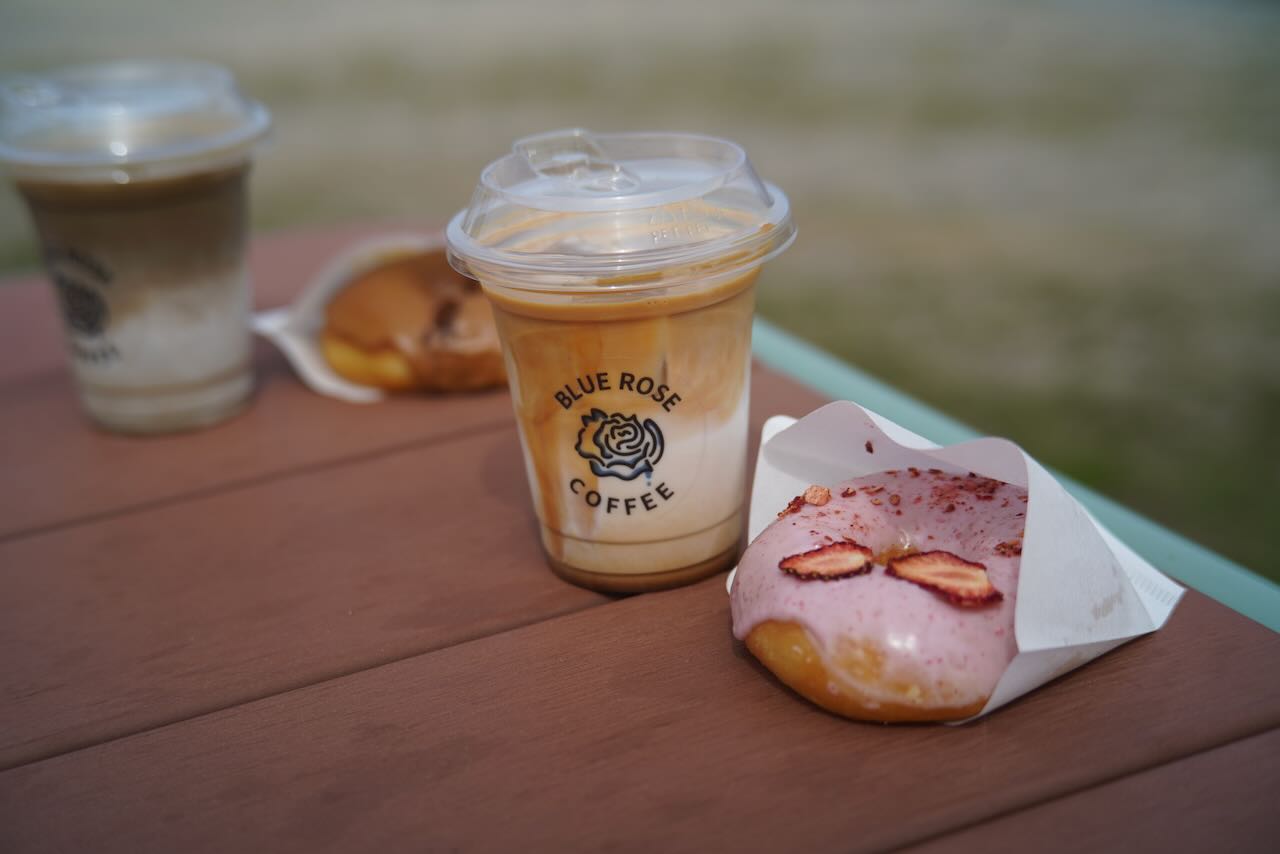 BLUE ROSE COFFEE　カフェ　しまなみ海道　ドーナツ　いちご　コーヒー