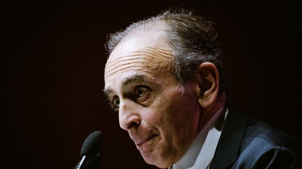 エリック・ゼムールと国民集会はCNewsでバリー・バガヨコに対して行われた人種差別的発言を非難することを拒否