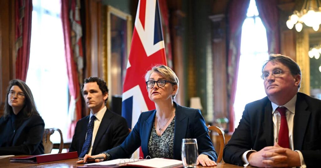 ホルムズ海峡再開に向け40カ国以上が会合 英主導、イランへの制裁や通航料の拒否で一致 – 産経ニュース ホルムズ海峡再開に向け40カ国以上が会合 英主導、イランへの制裁や通航料の拒否で一致 - 産経ニュース