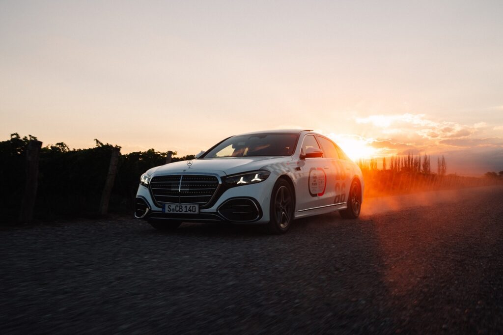 【140年、140カ所】新型「メルセデス・ベンツ Sクラス」によるグローバルジャーニー　その8　アルゼンチンの名門ワイナリーを訪れる（AutoBild Japan） | 自動車情報・ニュース