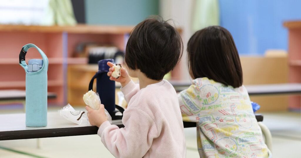 「小1の壁」解消へ、学校で朝食提供 共働き世帯支援で対策進む