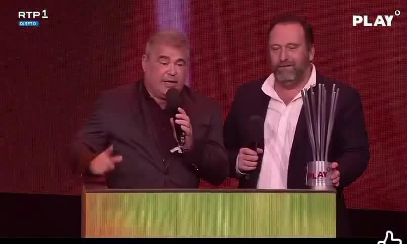 トイはトランプとネタニヤフについて上手なポルトガル語で話す