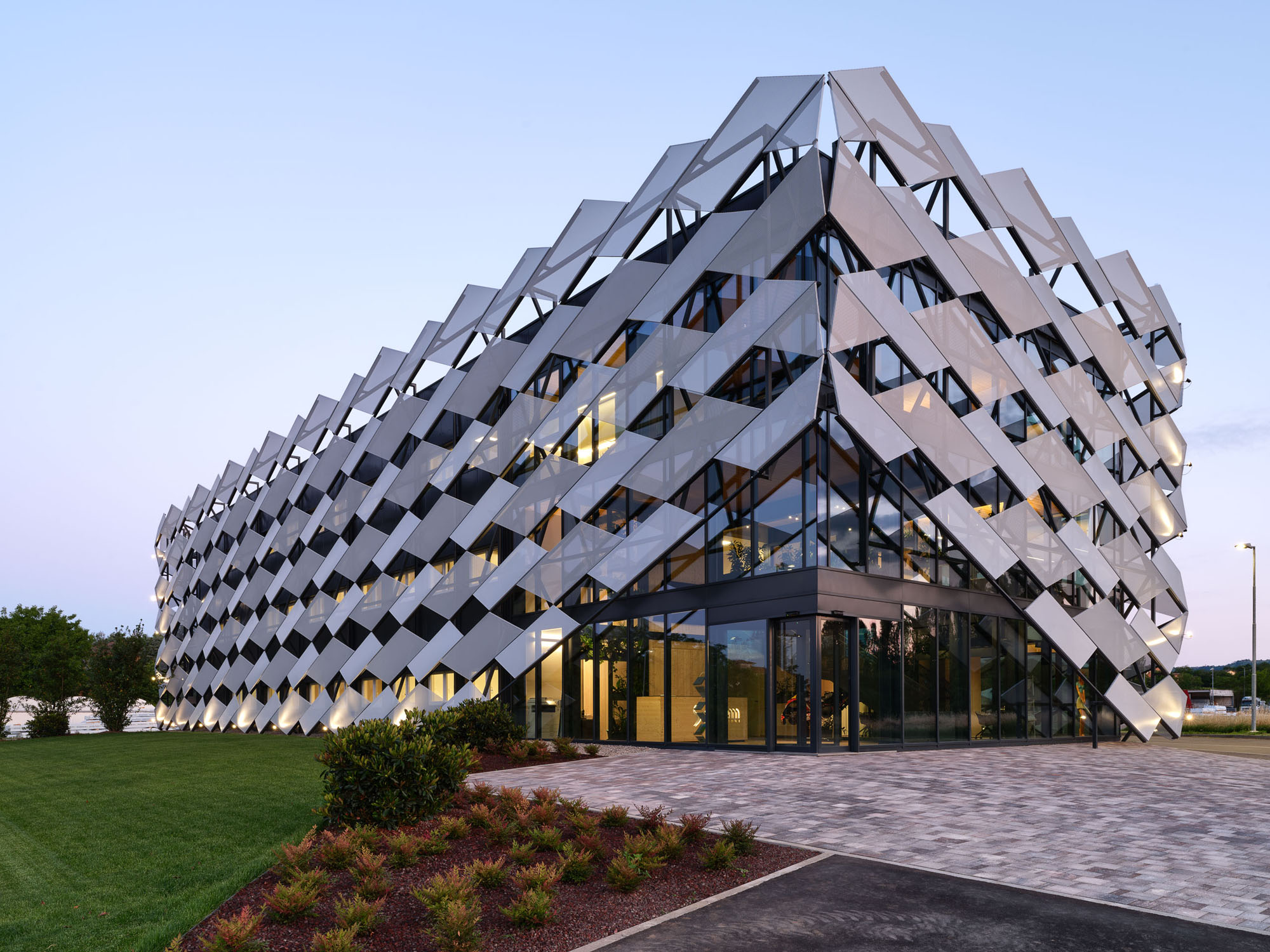 〈NUVOLA 75〉AMBIENTEVARIO