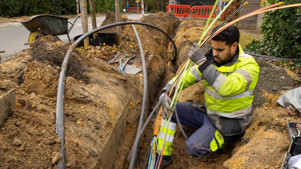 ベルギーは賃金の半分以上が税金に充てられる唯一の国です