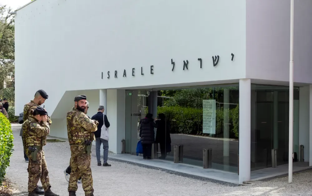 「アート界の汚染に加担」──イスラエル、ビエンナーレ審査員会の判断を非難 | ARTnews JAPAN（アートニュースジャパン）