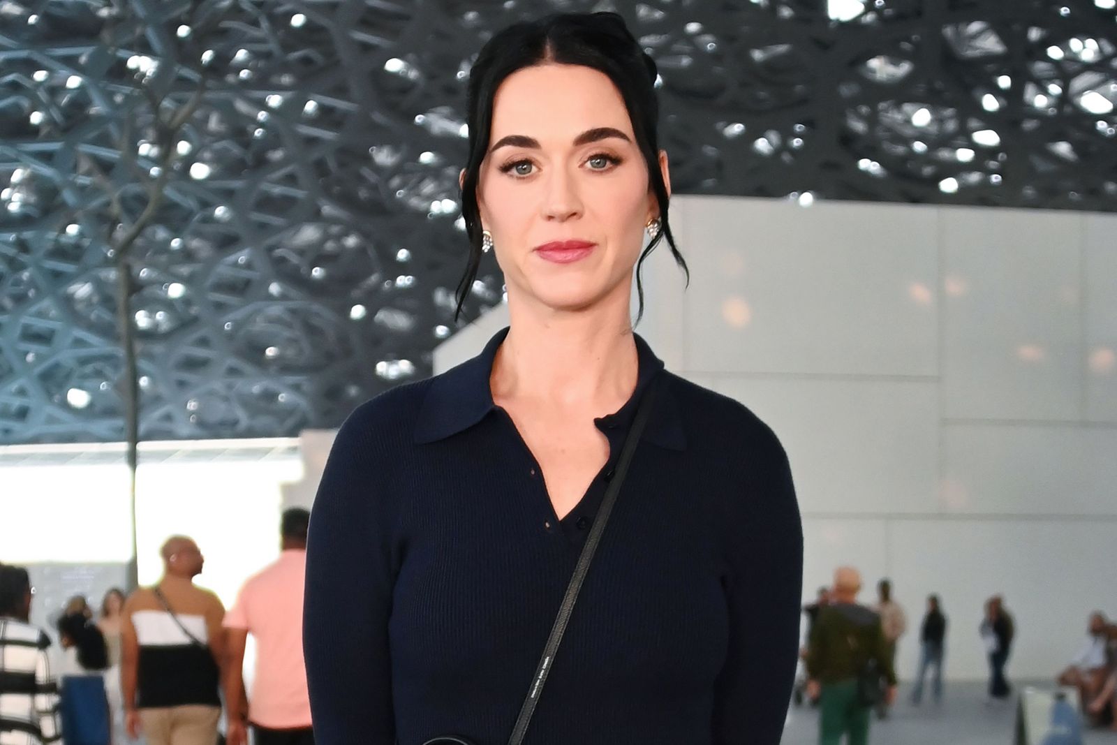 ケイティ・ペリーKaty Perry visits Louvre Abu Dhabi ahead of the Formula 1 Etihad Airways Abu Dhabi Grand Prix on December 6 2025...