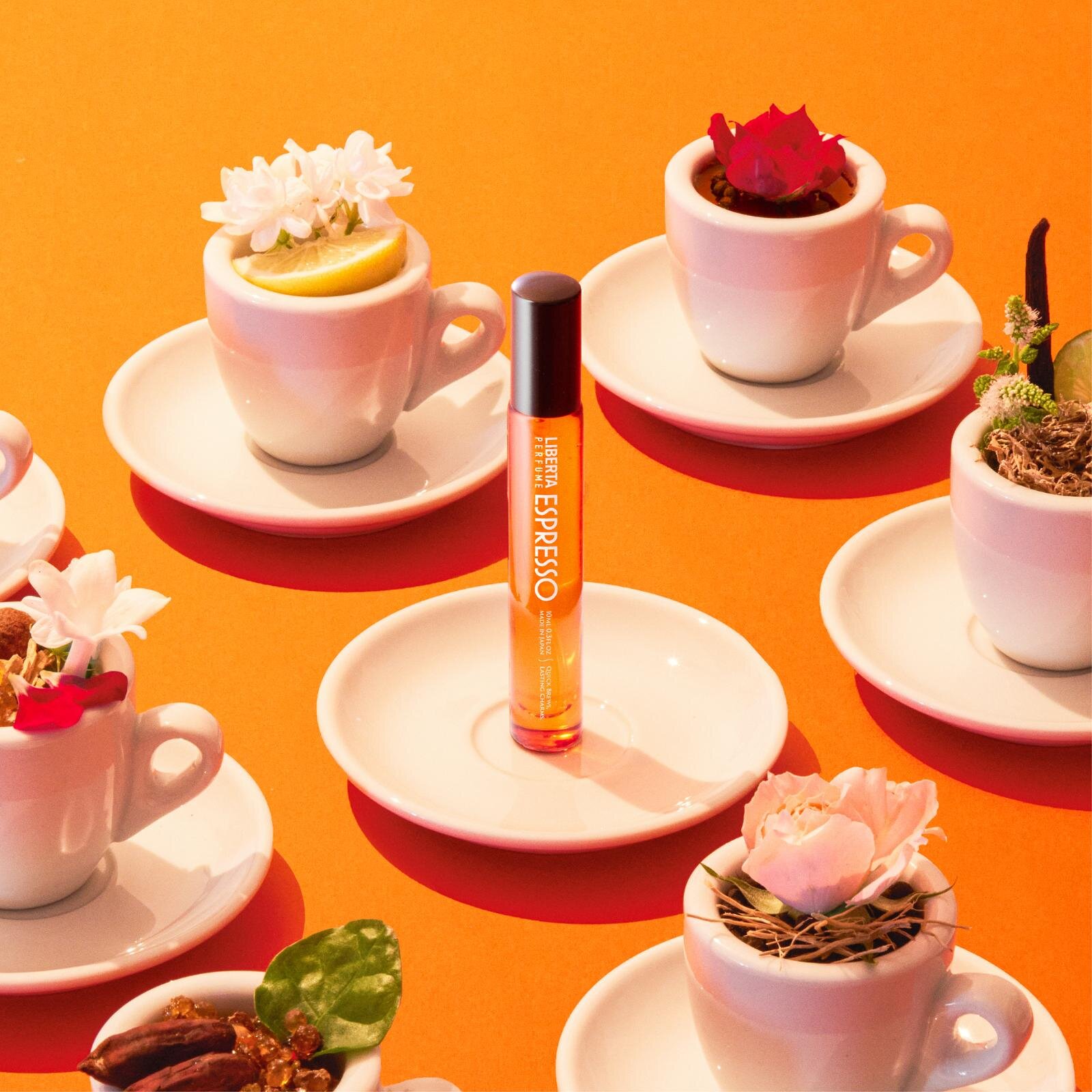 「リベルタパフューム」エスプレッソ シングルショット 10ml 3,501円 エスプレッソ ダブルショット 10ml 4,001円、トッピング 各550～1,650円