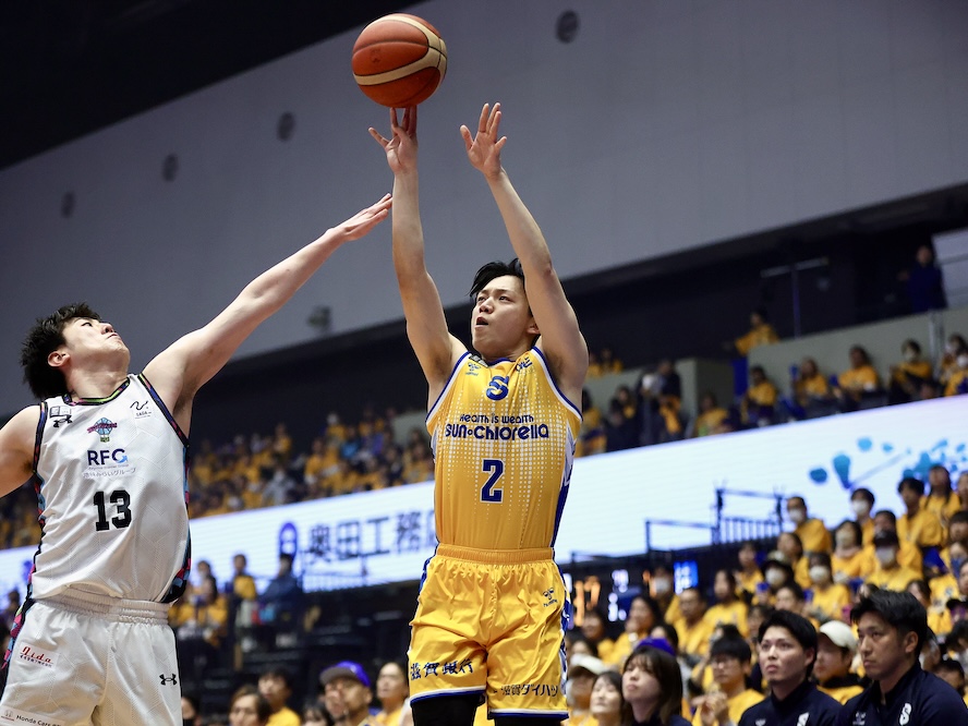 滋賀レイクスの岩下准平が左膝の再建手術実施、4月4日のA千葉戦で左膝前十字靭帯と半月板を損傷 | バスケットボール総合情報サイト バスケットカウント BASKET COUNT