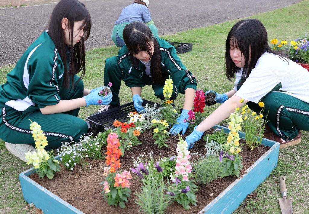 大分商業高生が西大分エリアの魅力体感　大分駅から電車と徒歩、「360秒の旅」楽しむ - 大分のニュースなら 大分合同新聞プレミアムオンライン Gate