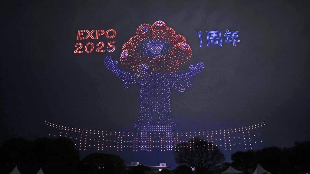 夜空に大屋根リング、ミャクミャクが「復活」 万博1年記念のドローンショーに歓声 大阪 - 産経ニュース