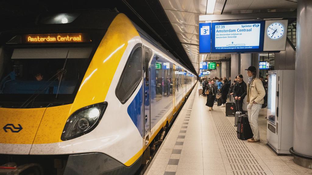 写真はエネルギー危機対策の公共交通機関割引カード