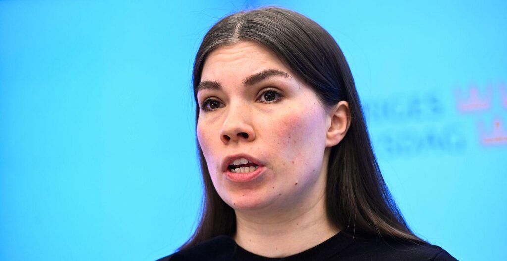 国会議員、除隊した隊員への虐待でSDを告発