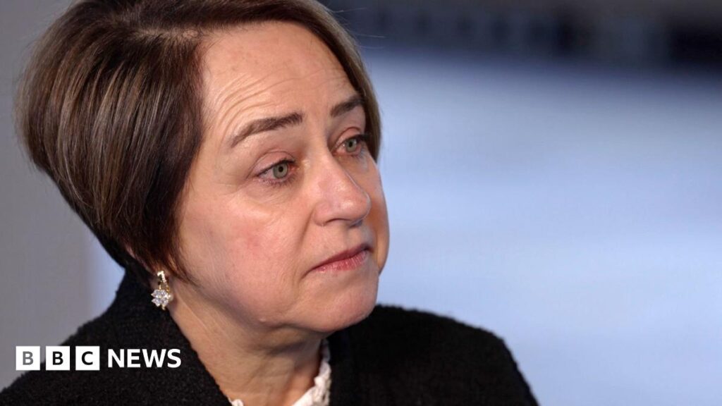 「私たちはあなたを殺し、あなたの家を燃やします」：市議会職員がハイストリートのギャングから襲撃を受ける