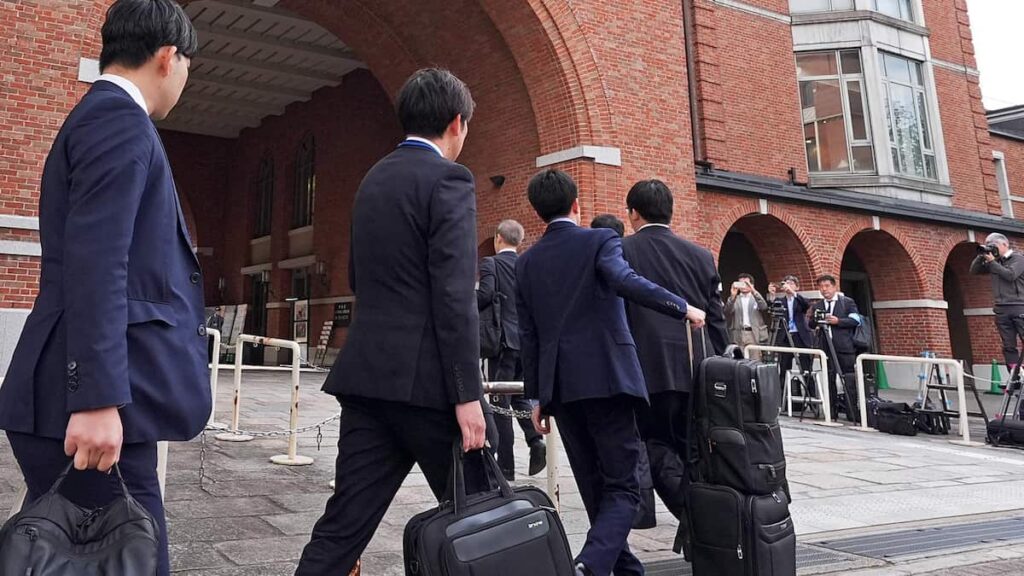 辺野古転覆事故、文科省聴取に学校法人理事長「責任痛感」 同志社国際校長も同席 - 産経ニュース