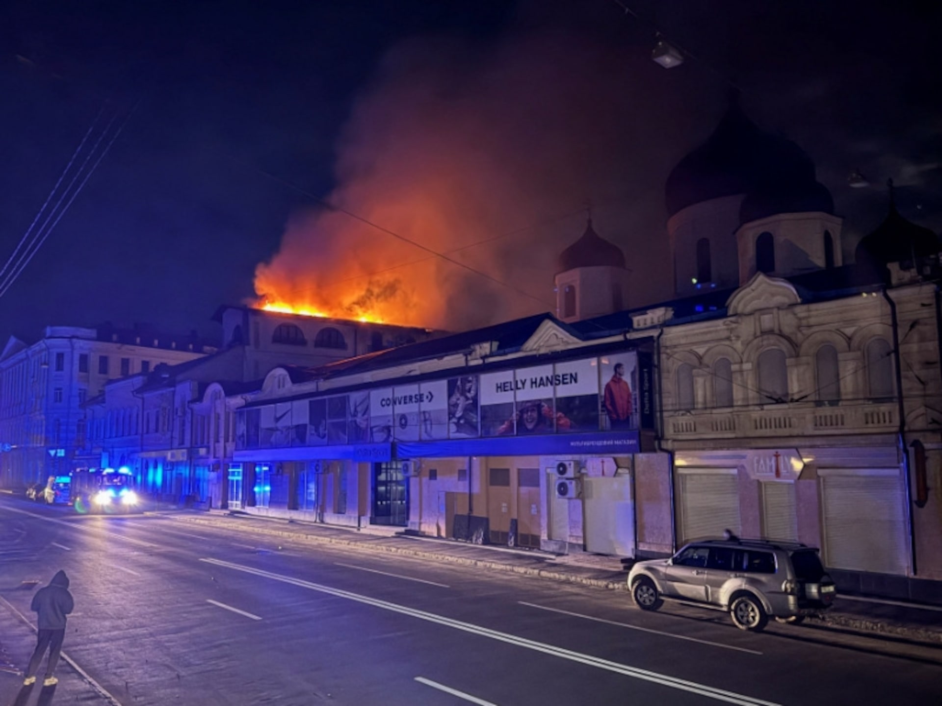 ロシアがウクライナに断続的空襲、ハルキウで死傷者