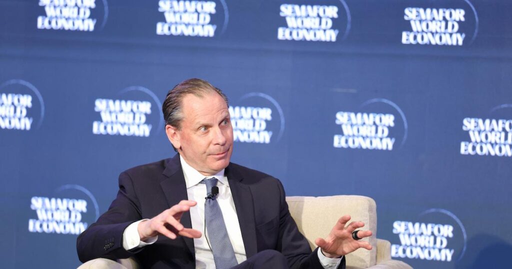 内閣は議会の動議を無視し、アメリカによるDigiDマネージャーの買収を当面は放置する