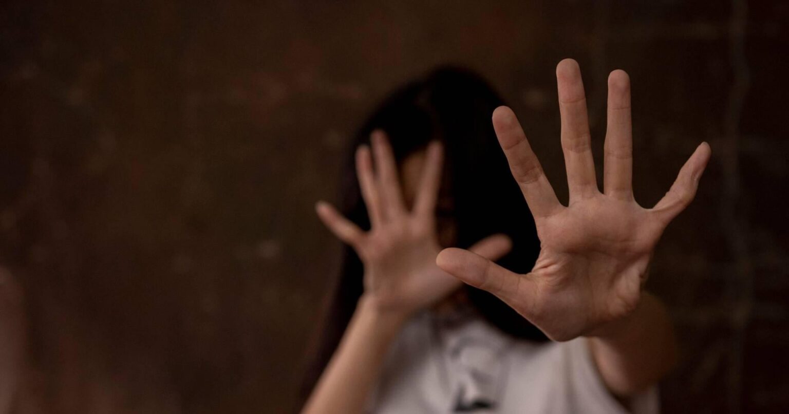 欧州は今週金曜日からオンラインでの児童性的虐待の追跡を停止：「子どもの権利に黒いページが刻まれている」