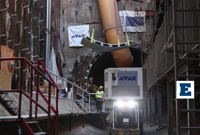 アテネ地下鉄：3年延期されるプロジェクトに対し、期日通りに5,700万のボーナスを与えた