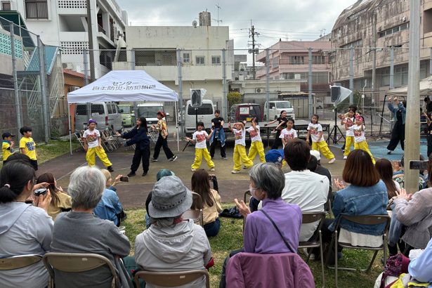 コザＵＲＡにぎわう　沖縄市、７回目恒例に