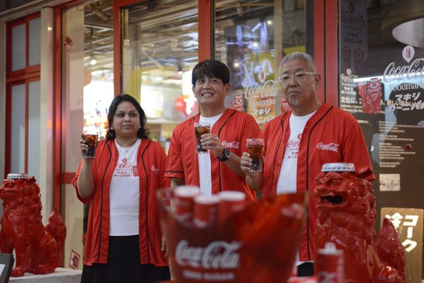 コカ・コーラもっとおいしく　Ｆｏｏｄｍａｒｋｓ　沖縄で初運営