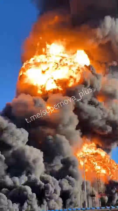 ウクライナの無人機がロシアのペルミ地方にある製油所を攻撃した。報道によると、この施設はロシアで7番目に大きい製油所だという。