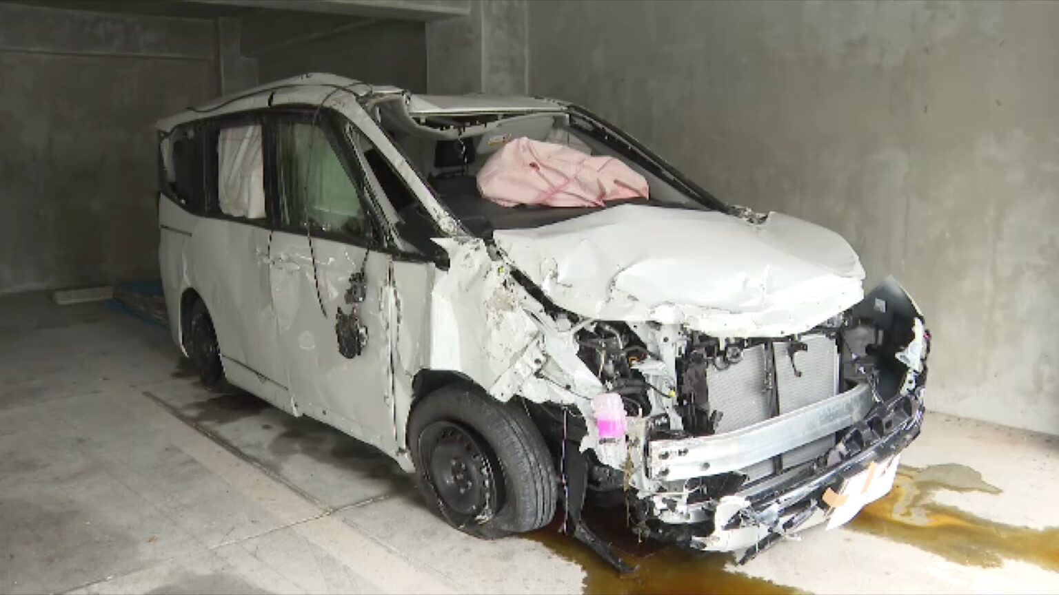 車を“飲酒運転”→ガードレール突き破り川に転落→車を放置して逃走 うきは市職員の男を逮捕 市役所で寝ているところを上司が発見 「警察に捕まると思って逃げた」 福岡 - TNC テレビ西日本