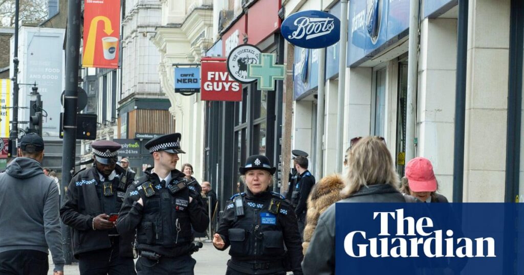TikTok主導のロンドン騒動2日間、両親に「責任を取るように」言われる |英国のニュース |ガーディアン
