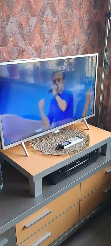 いつまで握手するの? いつまで握手するの?