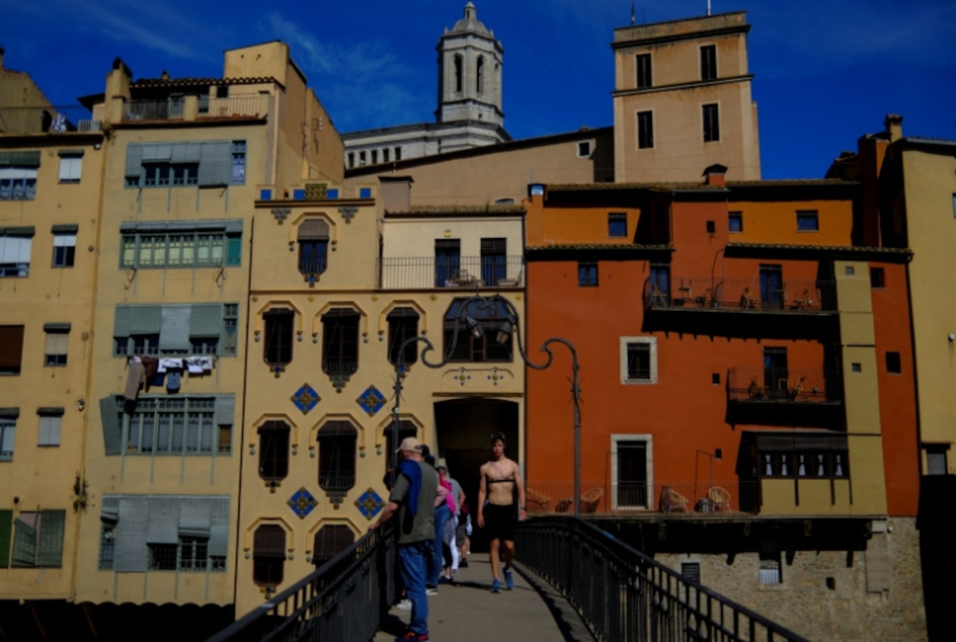 春夏の旅行先がスペイン・ポルトガルにシフト、中東紛争受け予約急増