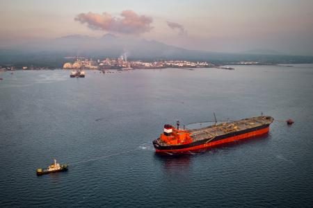 対ロシア制裁、価格の効果見えず 米期限、緩和継続求める声も