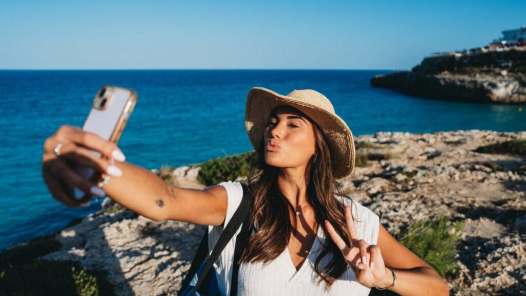 スペインの「新生ベニドルム」を巡って激化するインフルエンサー戦争