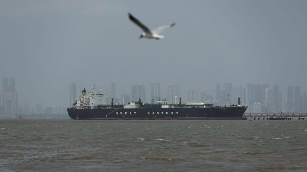 イラン、イスラエルによるヒズボラ攻撃への報復としてホルムズ海峡を再び封鎖