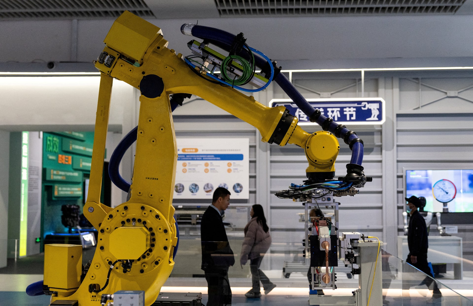 ムーディーズ、中国の見通し「安定的」に上げ　経済底堅さ評価