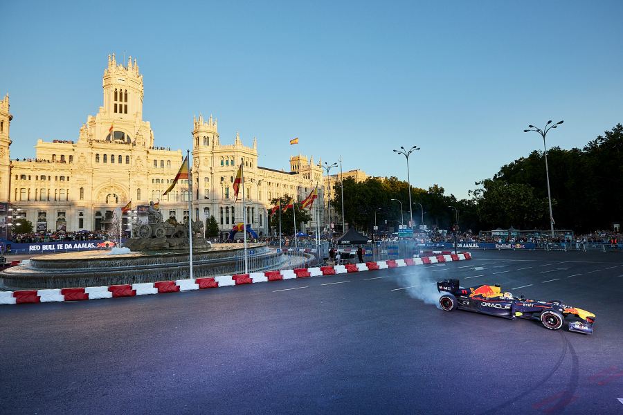 新スペインGPマドリード、工事に遅延報道「砂場状態」9月開催影響は･･･新バンクコーナーはF1の象徴に | TopNews - TopNews