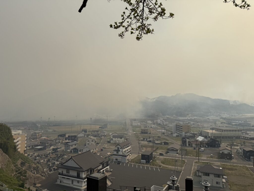 【岩手県大槌町 山林火災緊急支援】延焼は加速。焼損面積は1,176haに拡大 - 空飛ぶ捜索医療団"ARROWS"