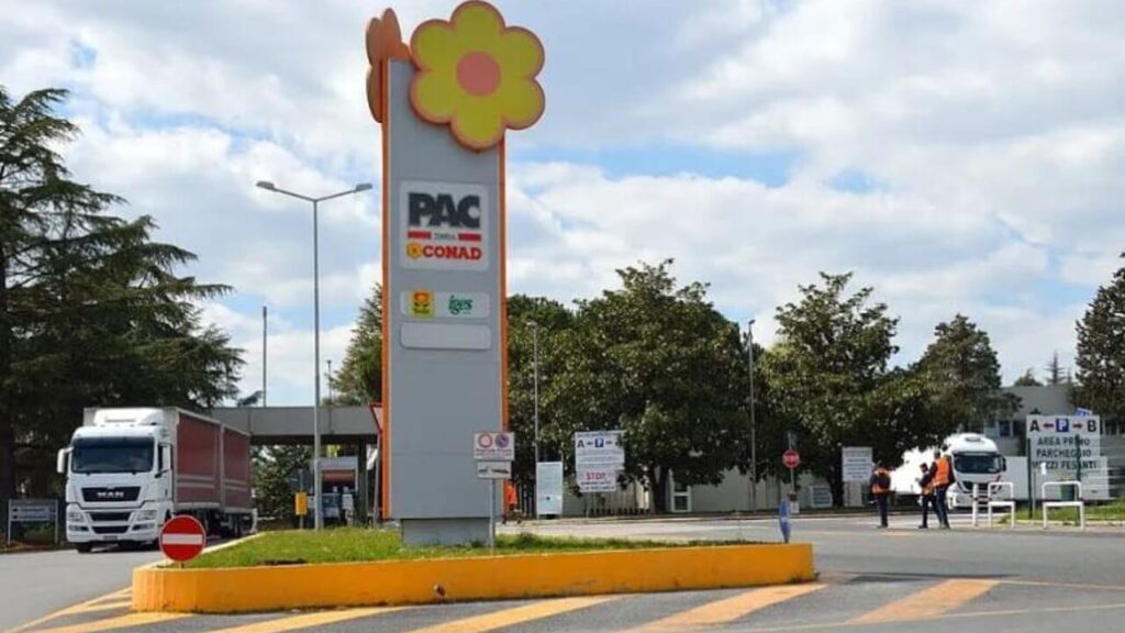 カンパニア州の大規模小売業の物流/作業契約における最大の税金詐欺と違法契約：3,000万件が押収され、1億6,600万件が虚偽請求、29件が捜査中