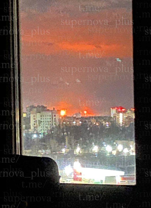 報道によると、ウクライナは燃料価格の高騰を背景に攻撃緩和を求める声を無視し、ロシアのルクオイル製油所を攻撃したと報じられている