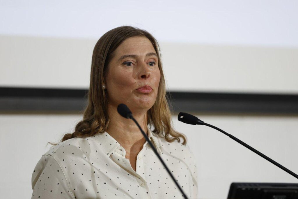 EOK大統領ケルスティ・カルジュライド氏が投票で辞任された