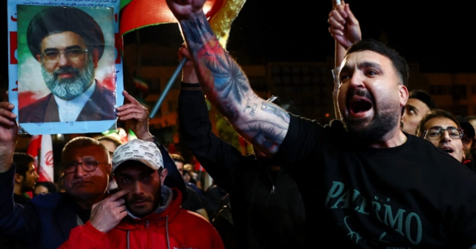 イラン、和平交渉「不合理」　イスラエルのレバノン攻撃に反発 | ロイター